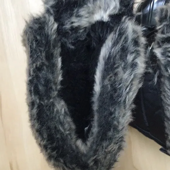 Bryce Black &amp; Grey Steel Shank Cold Winter &amp; Rain Faux Fur Lined Boots Sz 6 NWOT