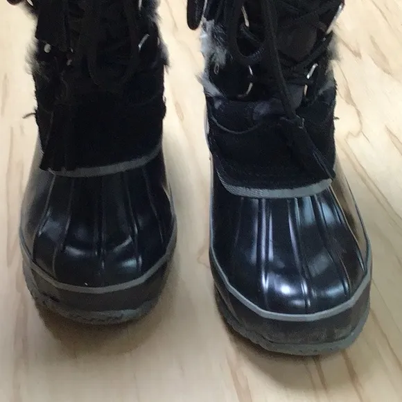 Bryce Black &amp; Grey Steel Shank Cold Winter &amp; Rain Faux Fur Lined Boots Sz 6 NWOT