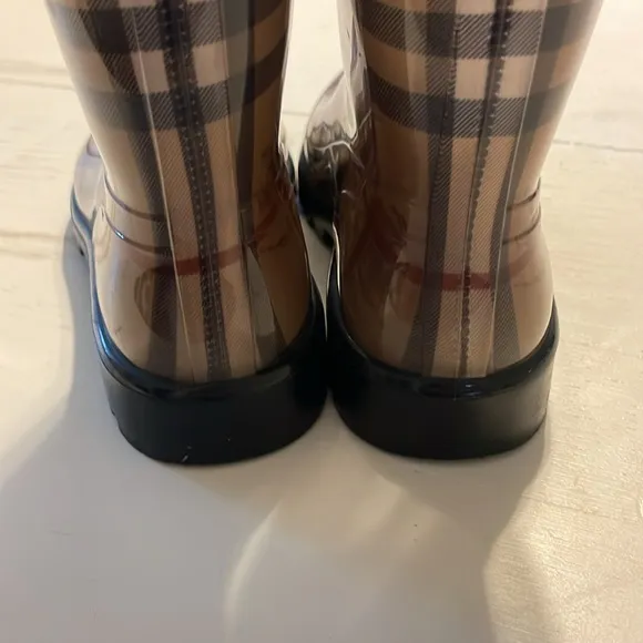 Burberry Nova Plaid Check Rubber Rain Boots size US 5.5/EU 36