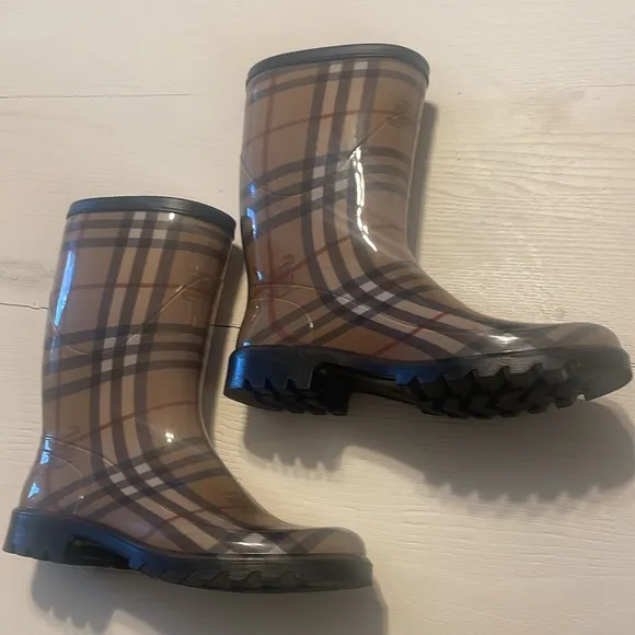 Burberry Nova Plaid Check Rubber Rain Boots size US 5.5/EU 36