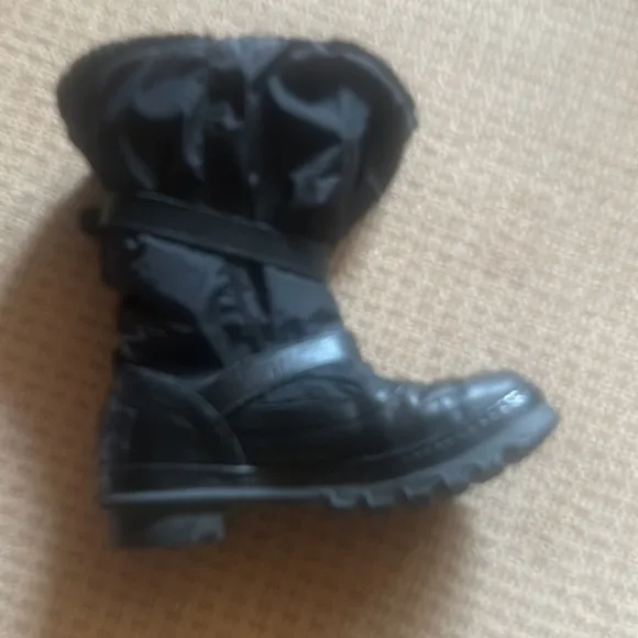 Burberry Sport real shearling nylon leather trim boots rubber sole size 40 9 euc