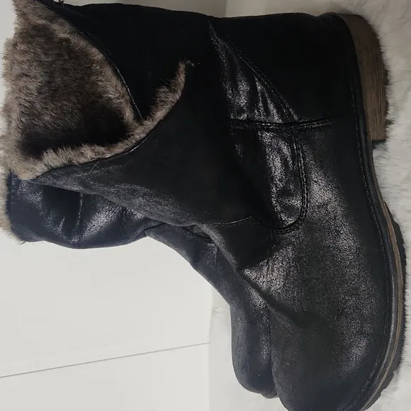 Candie's Y2K black Leather Faux Fur Winter Ankle Boots