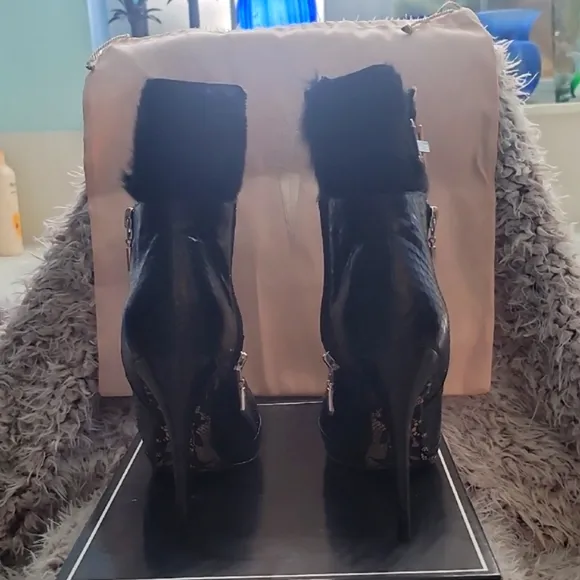 Cesare Paciotti.  Authentic. Real Snake Skin.  Fur-Trimmed Women's Boots