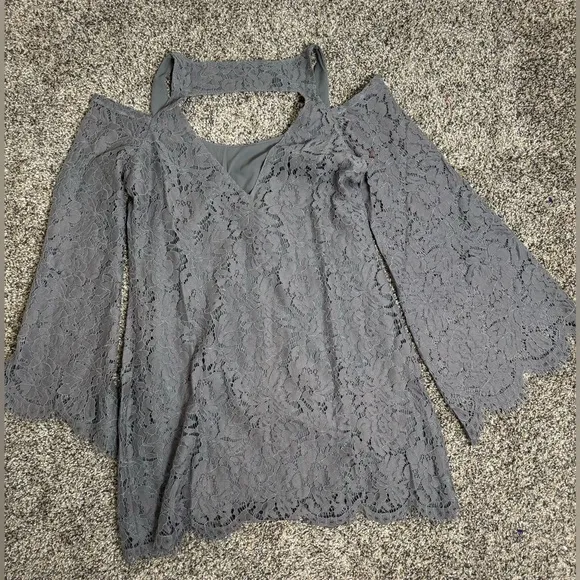 Chaser Vintage Lace Open Back Cold Shoulder Gray Mini Dress M