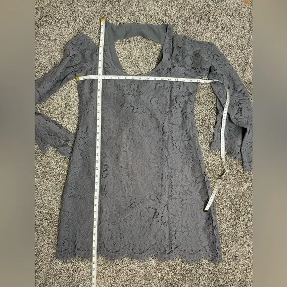 Chaser Vintage Lace Open Back Cold Shoulder Gray Mini Dress M