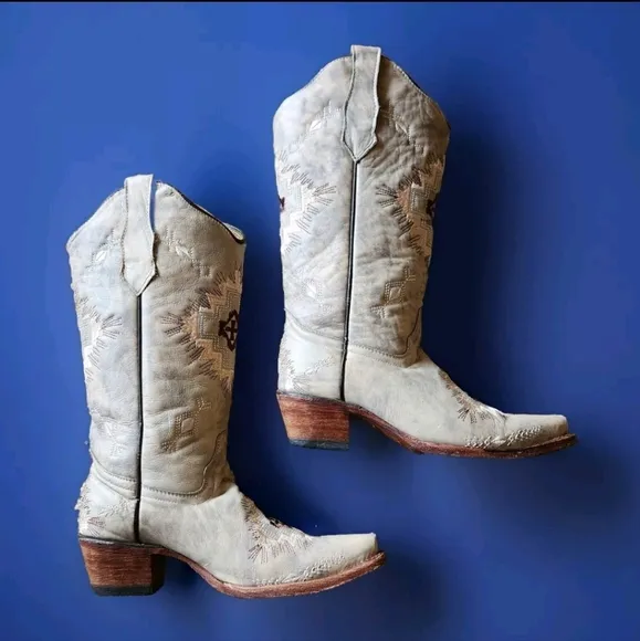 Circle G Buckle Exclusive Women Embroidered Boots Color LD Brown Plato Size 6