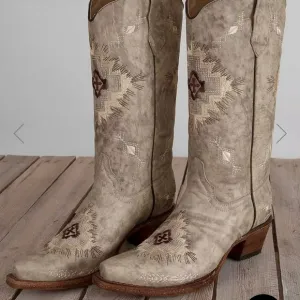 Circle G Buckle Exclusive Women Embroidered Boots Color LD Brown Plato Size 6