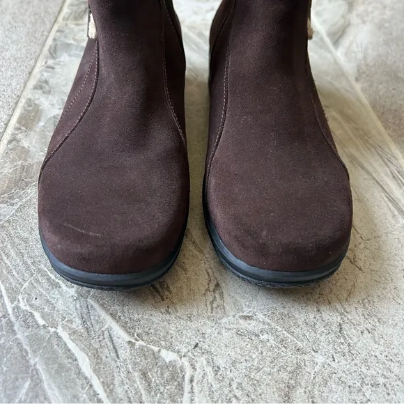 Clarks Bendables Angie Madi Brown Suede Leather Zip Up Ankle Boots, Size 8.5