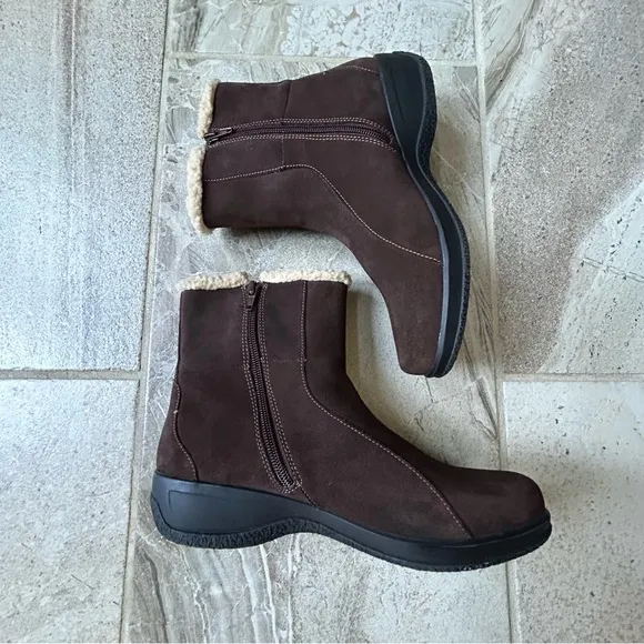 Clarks Bendables Angie Madi Brown Suede Leather Zip Up Ankle Boots, Size 8.5