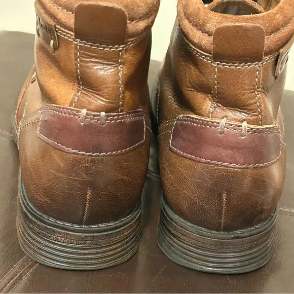 Clarks Devington Hi Chukka Boots for men in tobacco brown leather Size 11 M