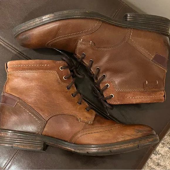 Clarks Devington Hi Chukka Boots for men in tobacco brown leather Size 11 M