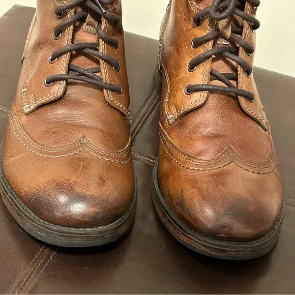 Clarks Devington Hi Chukka Boots for men in tobacco brown leather Size 11 M