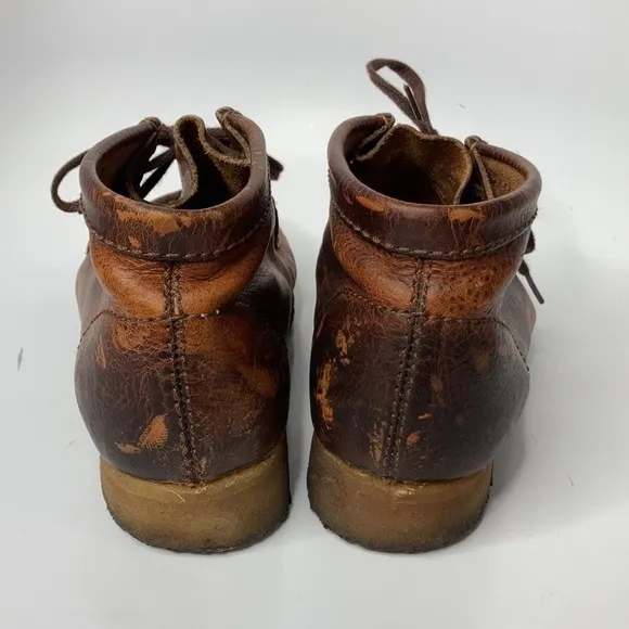 Clarks original wallabee boots for men size 8.5