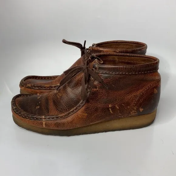 Clarks original wallabee boots for men size 8.5