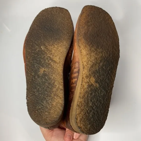 Clarks original wallabee boots for men size 8.5