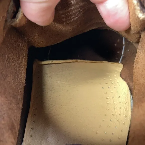 Clarks original wallabee boots for men size 8.5
