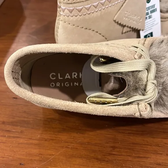 Clarks Wallabee Chukka Boots Faux Fur Tan Interest new Women’s Size 6.5