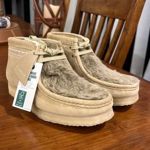Clarks Wallabee Chukka Boots Faux Fur Tan Interest new Women’s Size 6.5