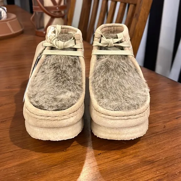 Clarks Wallabee Chukka Boots Faux Fur Tan Interest new Women’s Size 6.5