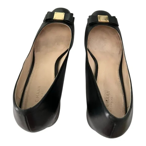 Cole Haan Tali Bow Pump Shoes Black Women’s Size 10.5 Preppy Front Logo