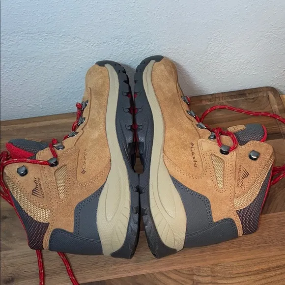 Columbia Newton’s Ridge Plus Amped Hiking Camping Boot Waterproof Sz 7 Lace Tie