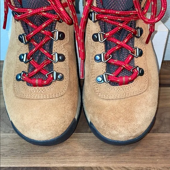 Columbia Newton’s Ridge Plus Amped Hiking Camping Boot Waterproof Sz 7 Lace Tie