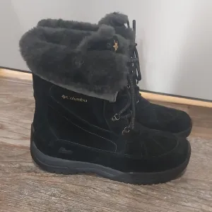 Columbia Women's Black Winter Boots