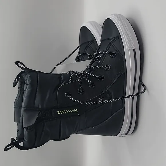 Converse junior boots lace up size 11c
