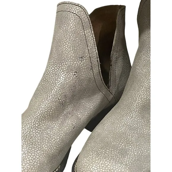 Corky's Girl &quot;Depo&quot; Taupe Cutout Leather Ankle Boots Size 8