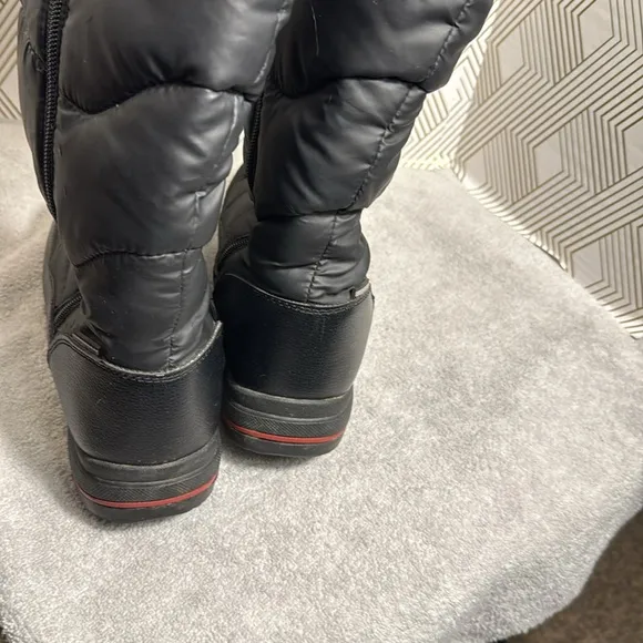 Cougar Canada Bistro Winter Boots women size 8 waterproof zip down both sides