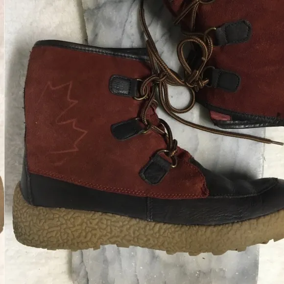 Cougar Cayuga Lace Up Ankle Insulated Winter Boots Thick Soles Sienna Red Size 9