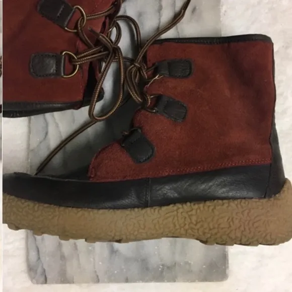 Cougar Cayuga Lace Up Ankle Insulated Winter Boots Thick Soles Sienna Red Size 9