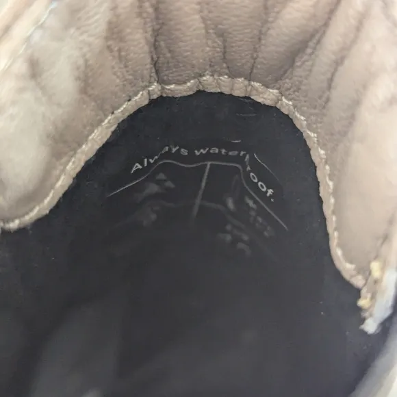Cougar Shani  Almond Waterproof Boots....Size 9