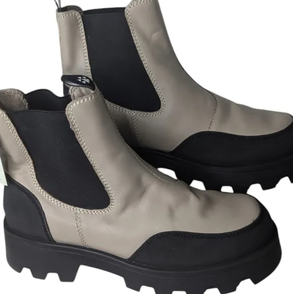Cougar Shani  Almond Waterproof Boots....Size 9