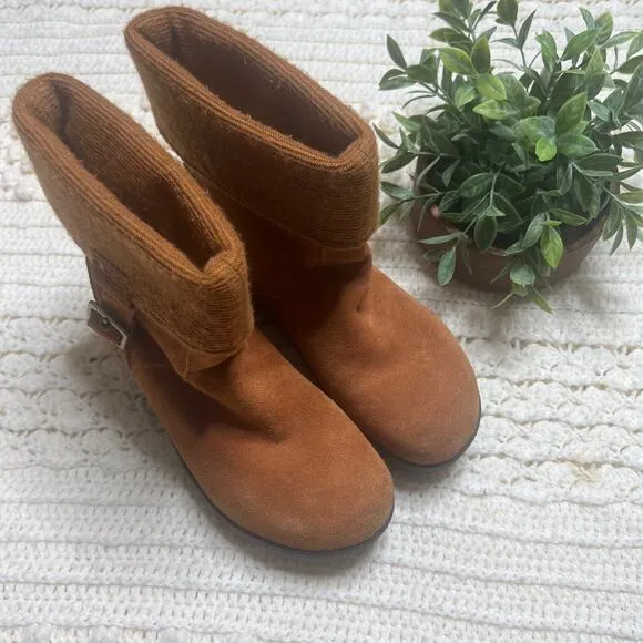 CROCS 11554 Woman 10 Fold Over Ankle Boot Suede Leather Tan Winter Buckle Boho