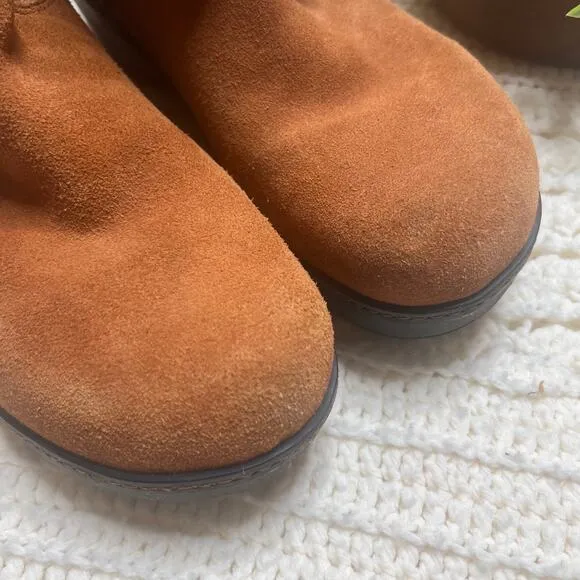 CROCS 11554 Woman 10 Fold Over Ankle Boot Suede Leather Tan Winter Buckle Boho
