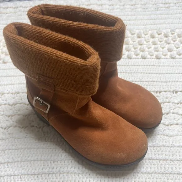 CROCS 11554 Woman 10 Fold Over Ankle Boot Suede Leather Tan Winter Buckle Boho