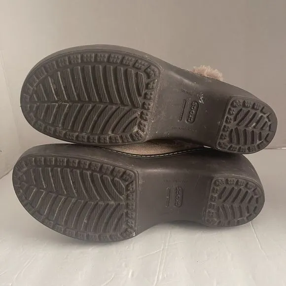 CROCS Cobbler Clogs Womens 8 Tan Suede Faux Fur Wedge Mules Shoes Beige Winter