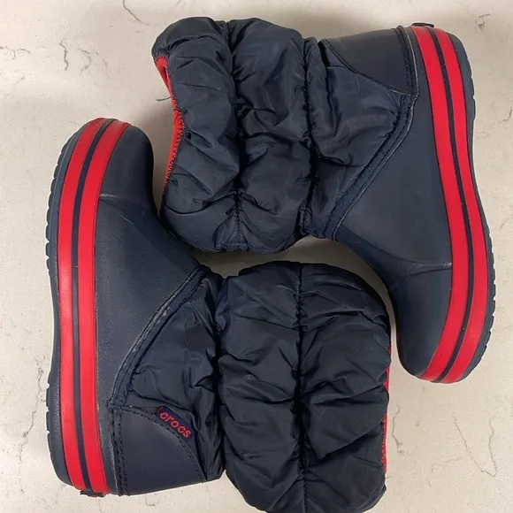 Crocs Winter Puff Boot Kids Size 12 Navy Blue &amp; Red