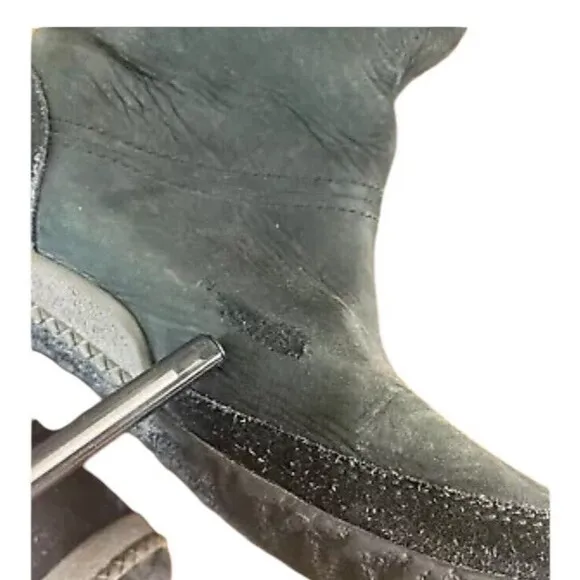 Cushe Cabin Fever WP UW00533 Snow Boots Women's 11 Black Leather Faux Fur Shoes