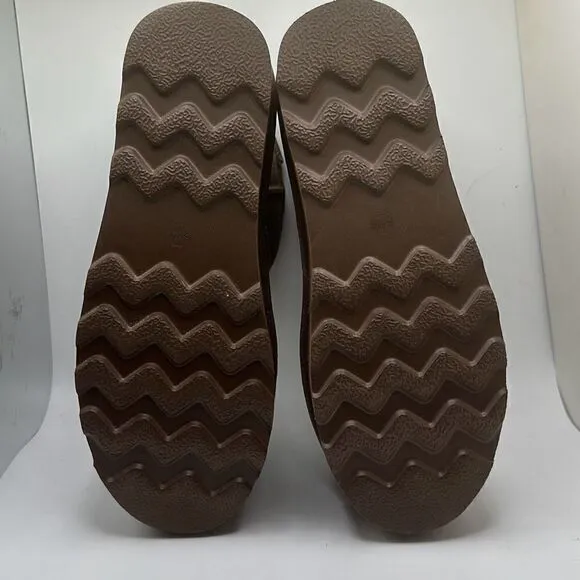 CUSHIONAIRE Women's Genuine Suede pull on platform boot  Memory Foam 8.5 TAUPE