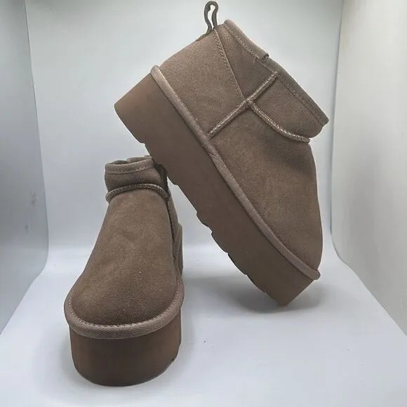 CUSHIONAIRE Women's Genuine Suede pull on platform boot  Memory Foam 8.5 TAUPE
