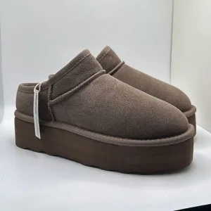 CUSHIONAIRE Women's Genuine Suede pull on platform boot  Memory Foam 8.5 WIDE TA