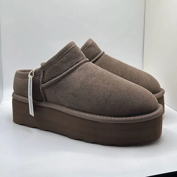 CUSHIONAIRE Women's Genuine Suede pull on platform boot  Memory Foam 8.5 WIDE TA