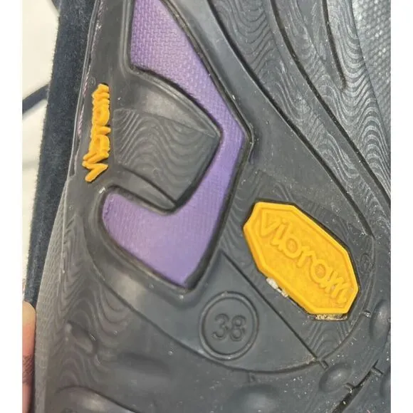 Dansko Black Waterproof Sneakers Shoes Size US 7.5-8 US 38 EU Vibram