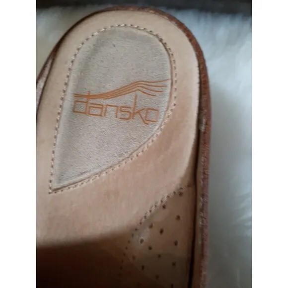 DANSKO Women's Size 7 Cognac Leather Clogs EUC