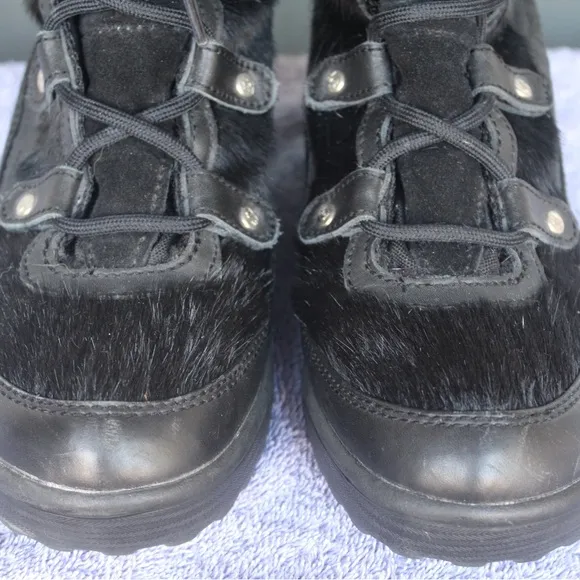 DC Women's Windham 8.5L Black laceup Thinsulate snowboarding Boots with faux fur
