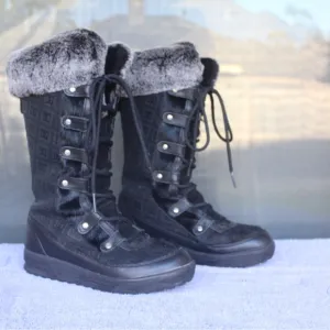 DC Women's Windham 8.5L Black laceup Thinsulate snowboarding Boots with faux fur