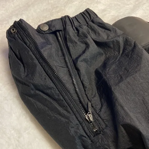 Descente Thermal Entrant SC Ski/Snow/ Sledding/Winter Sport Bib Overalls Youth