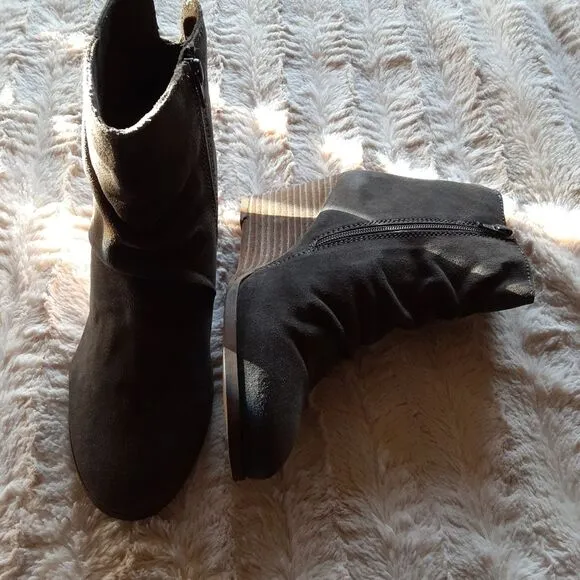 Diba Bailey Suede Wedge Boots Size 8.5 Gray Southwestern